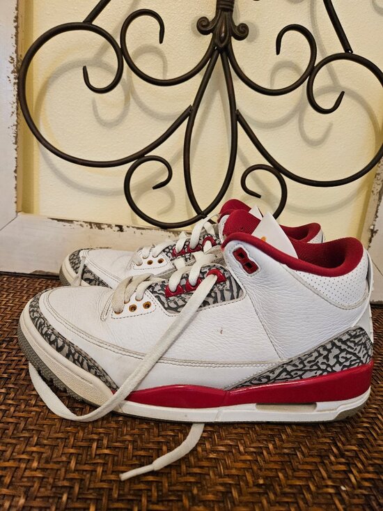 Jordan 3 Retro Mid Cardinal Red-Size 8.5 -